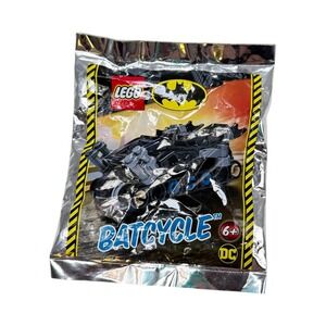LEGO Batcycle DC Batman Black Silver 212222 Foil Pack Polybag Promo 2022